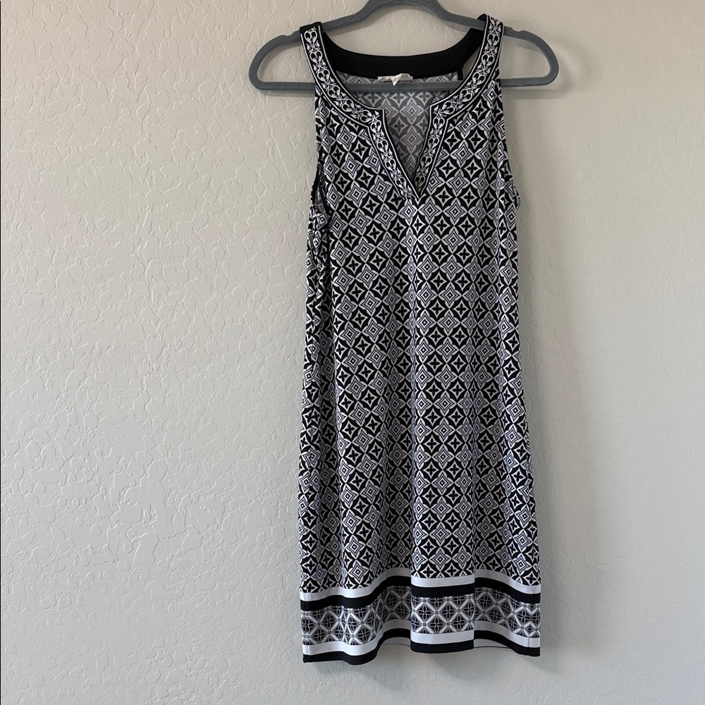 Magnolia Grace Black and Gray Patterned Top